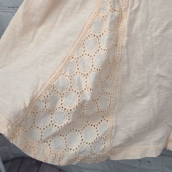 Soft Surroundings Peach Eyelet T-shirt Short Sleeve V-Neck Knit Top Crochet Trim - Picture 3 of 10